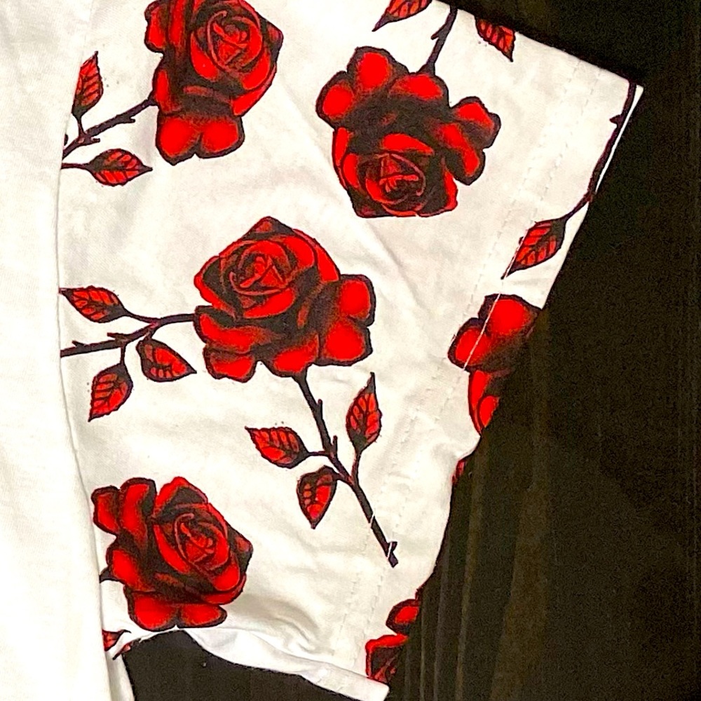 Fresh Laundry Tee - Always Fresh with Roses! NWT!!! - Picture 3 of 7